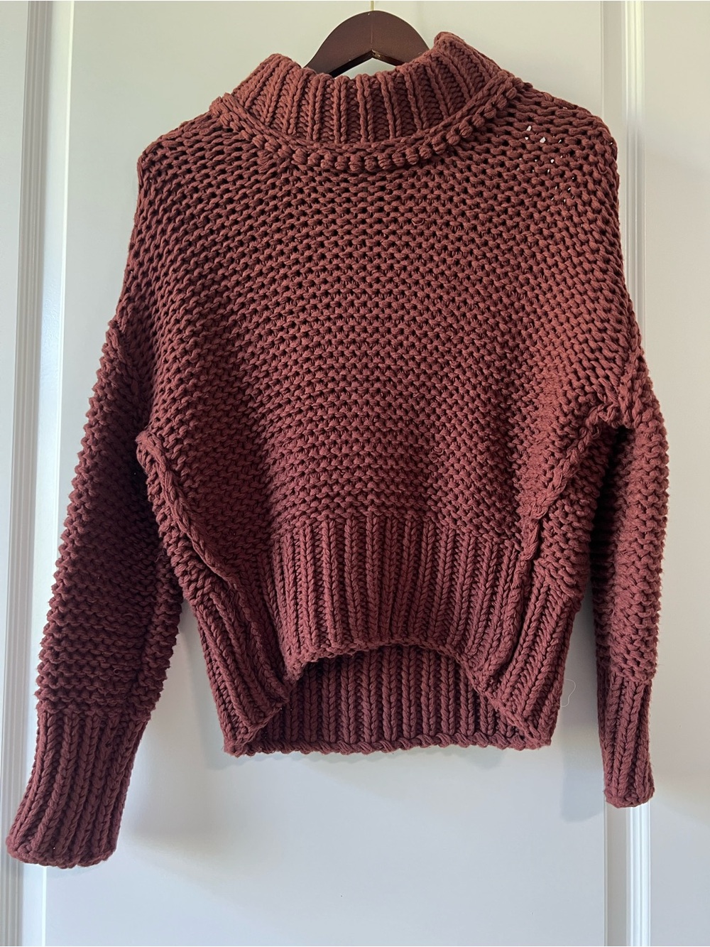Free People Chunky Cable Knit Mock Neck Cropped Brown Sweater Women’s XS - Picture 2 of 9